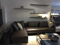Divano Molteni Hi-bridge in pelle scontato del 42%