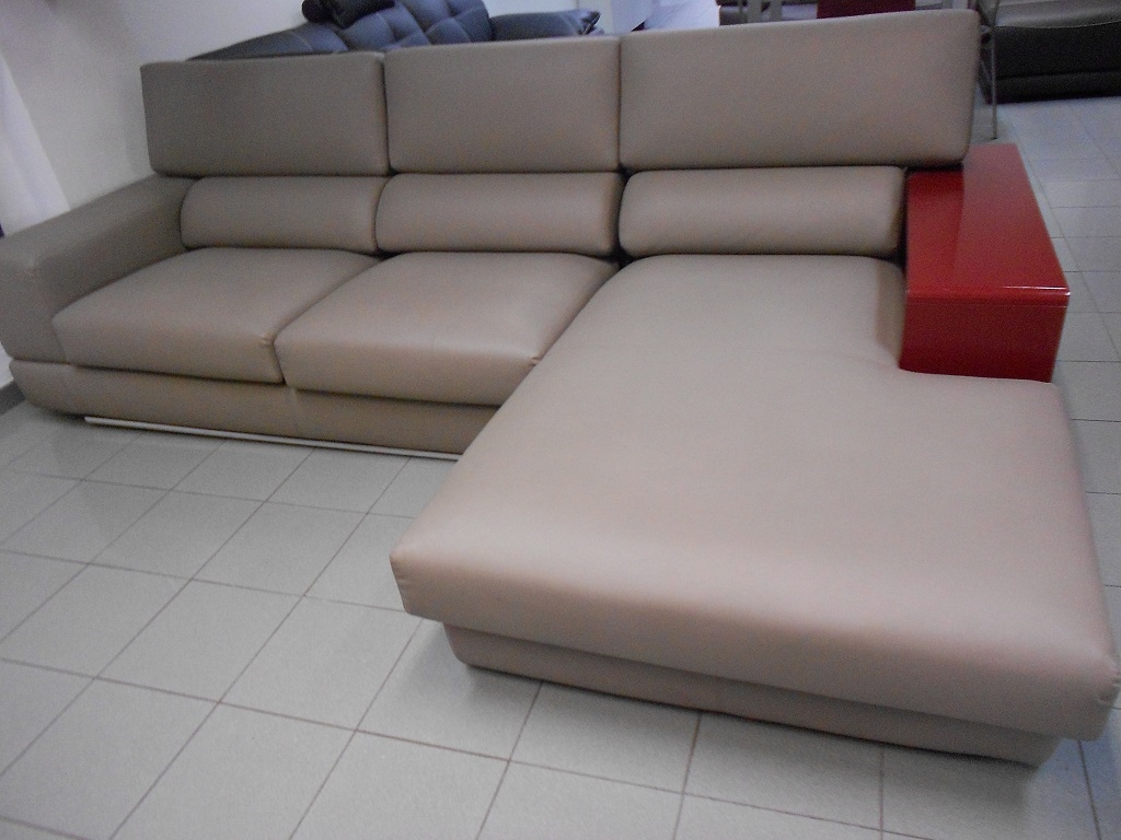 Divani Color Tortora : Divano samoa metropolitan in eco pelle scontato del