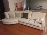 Divano modello Ronnie a 3 posti con penisola in offerta