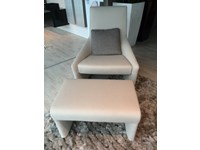 Poltrona con pouf poggiapiedi Haiku Jesse scontato del 40%