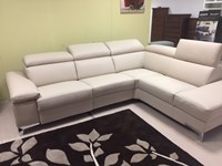 Nicoletti Home Divano Megan Divani con chaise longue Pelle