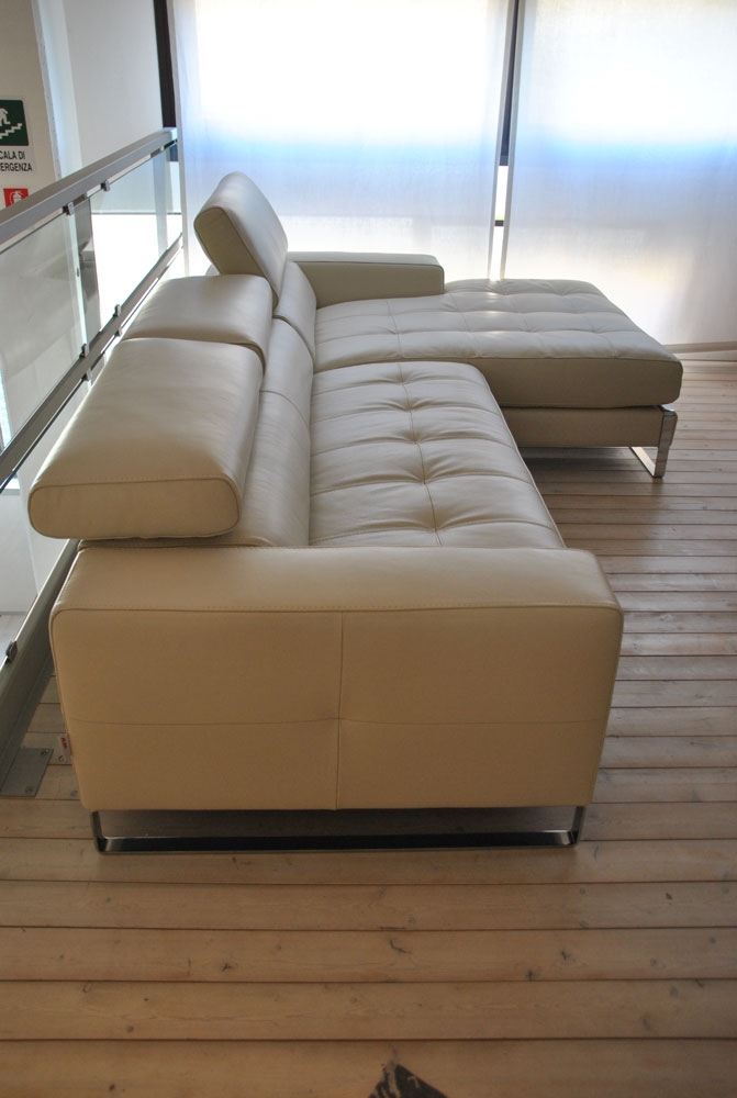 Occasione divano in pelle color ghiaccio con penisola divani a ...