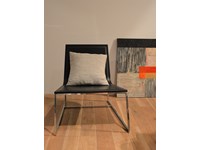 Poltrona modello Isotta di Jesse Sconto del 59%. Poltrona in cuoio nero con basamento in metallo cromato. Offerta Outlet Mobilgross.