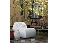 Poltroncina Tomasella modello Soft. Poltroncina sfoderabile rivestita in tessuto cat. c finitura lino froissč.