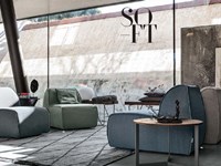 Poltroncina Tomasella modello Soft. Poltroncina sfoderabile rivestita in tessuto cat. c finitura lino froissč.