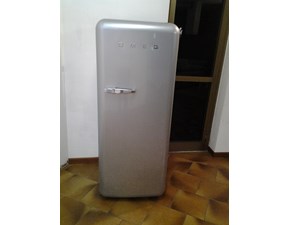 SMEG: PREZZI SCONTATI nei negozi -50% / -60% / -70% SMEG: PREZZI SCONTATI nei negozi -50% / -60% / -70%