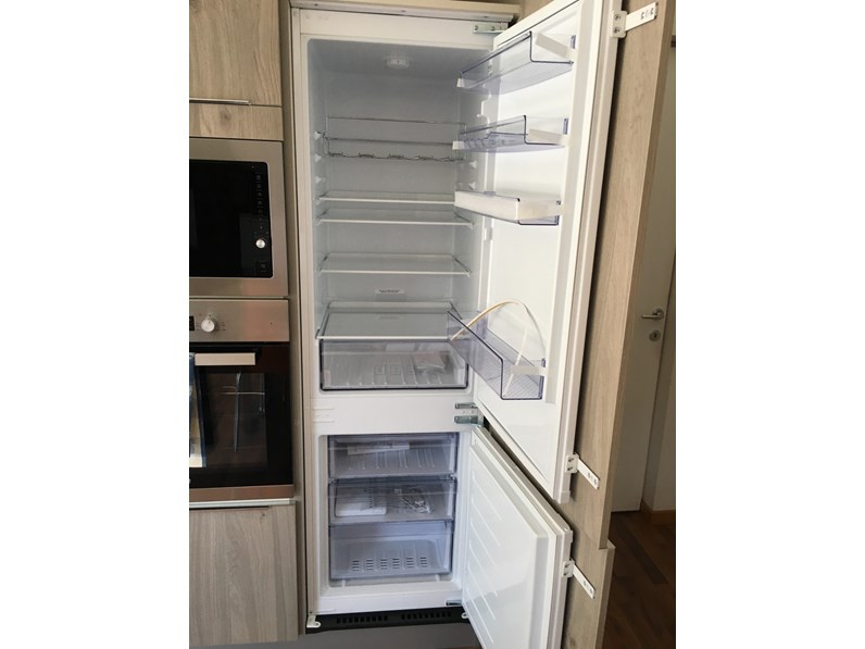 Frigorifero di grande qualità Beko Cbi 7701 in offerta Frigorifero di grande qualità Beko Cbi 7701 in offerta