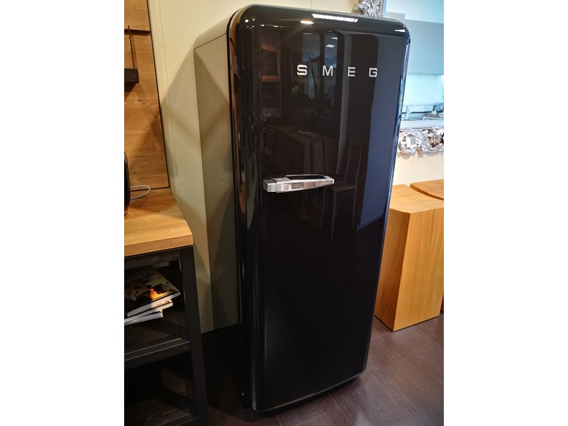 Frigorifero Smeg Anni 50 smeg a prezzo scontato Frigorifero Smeg Anni 50 smeg a prezzo scontato
