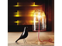 Lampada da tavolo con filo rosso Medusa di Cattelan, realizzata in vetro trasparente borosilicato