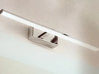 Lampada a parete-specchiera Fabas Luce-Nala 3361-21-138 Metallo e metacrilato, IP44 - adatta per bagno e locali umidi -diffusore a Led 6W a 540 Lumen.