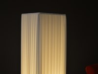 Lampada Design modello Luxia. Lampada a terra con basamento in acciaio cromato. Offerta Outlet Mobilgross. Scontata del -53%.