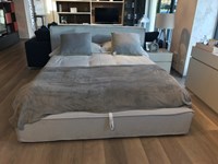 Letto Crippa mod. Fly imbottito in tessuto matrimoniale
