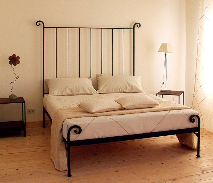 Letto ferro battuto occasione letti a prezzi scontati Letto matrimoniale ferro battuto con contenitore