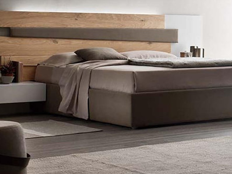 letto legno con gambe scudo maronese a prezzo ribassato letto legno con gambe scudo maronese a prezzo ribassato