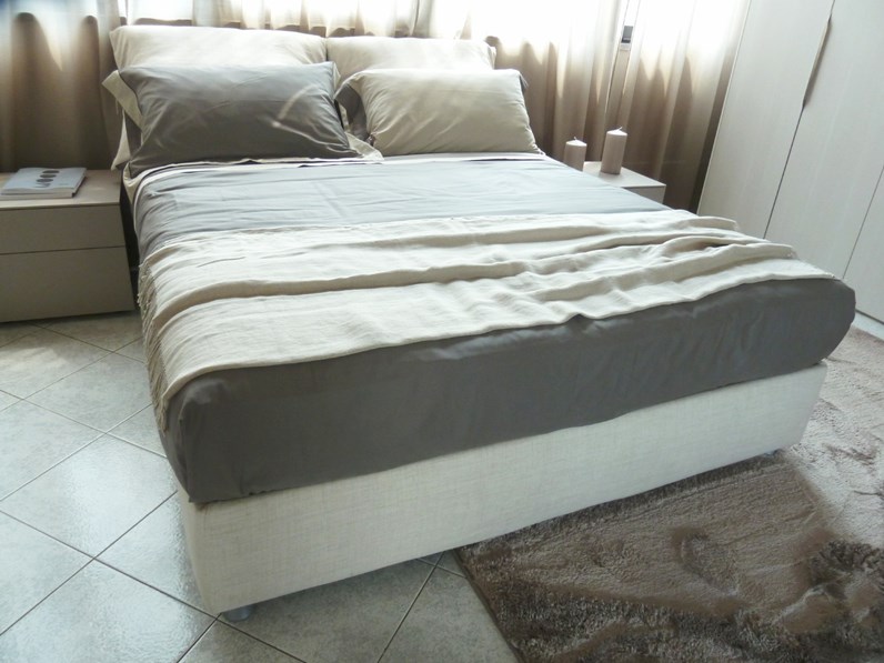Letto matrimoniale con contenitore Nathalie Flou prezzo scontato Letto matrimoniale con contenitore Nathalie Flou prezzo scontato