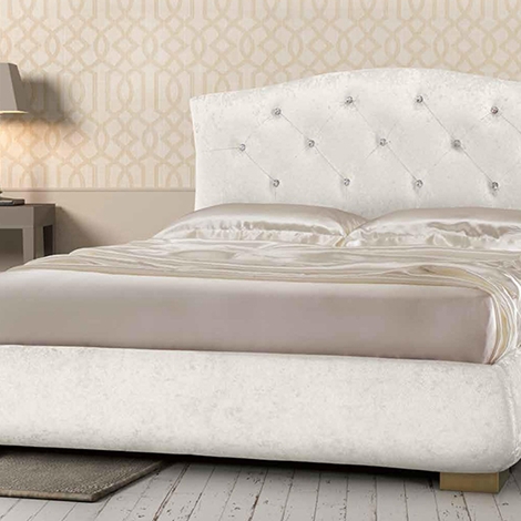 Letto matrimoniale imbottito con testiera effetto trapuntato ... Letto matrimoniale imbottito con testiera effetto trapuntato ...