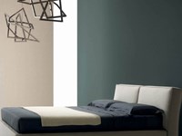 Letto matrimoniale imbottito Light di Samoa