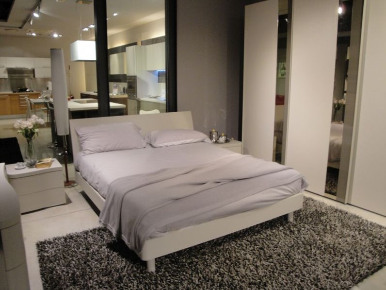 Letto Matrimoniale Basso In Legno