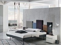 Letto Tomasella modello Skyline. Letto imbottito con testiera Limited Edition con ring vaschetta cat. B. La rete è compresa nel prezzo.