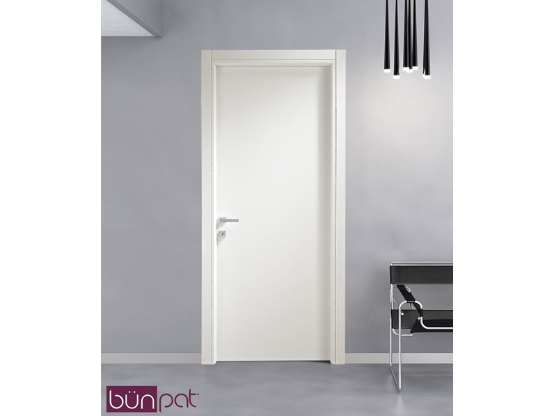 https://www.outletarredamento.it/img/porte/porta-liscia-a-prezzo-ribassato-64-in-laminato_N1_336361.jpg