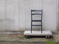 Sedia Altacom modello Norma. Sedia in polipropilene rinforzato con fibra di vetro. Impilabile, adatta all’uso esterno.