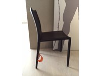 sedia rivestita completamente in cuoio