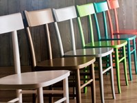 Sedia colorata scontata del 35%