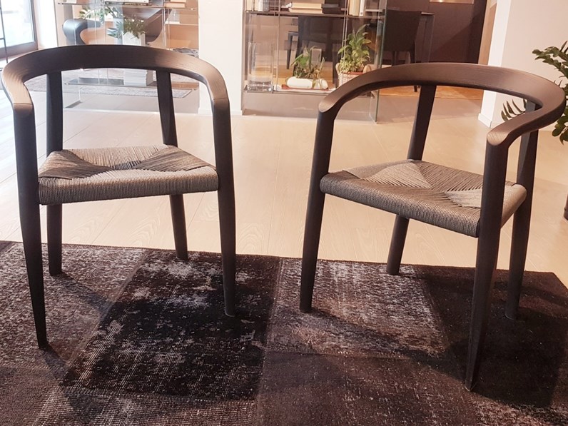 comprare nuovo nuovo stile di vita super economico Sedia con braccioli Miss Molteni & c a prezzo ribassato comprare nuovo nuovo stile di vita super economico Sedia con braccioli Miss Molteni & c a prezzo ribassato