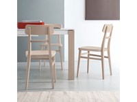 Sedia Connubia modello Milano. Sedia con struttura e sedile in legno di faggio disponibile in varie finiture.