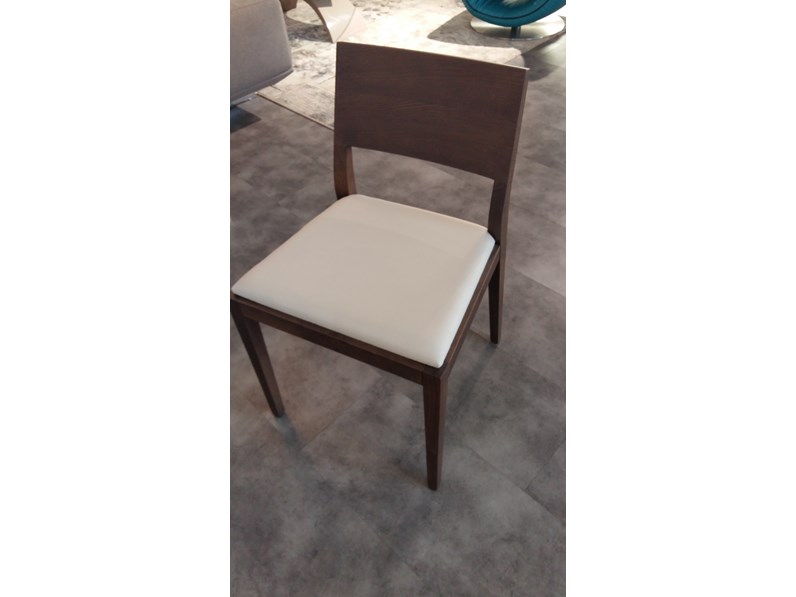 Sedia da soggiorno Betty Pacini e cappellini in Offerta Outlet Sedia da soggiorno Betty Pacini e cappellini in Offerta Outlet