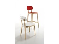 Sedia design Porta Venezia di Infiniti in faggio naturale e polipropilene bianco