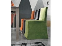 Sedia Tomasella modello Tiffany gonna. Sedia in tessuto cat. C non sfoderabile disponibile in varie finiture.