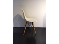 Sedia Eames Vitra versione in legno