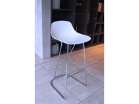 Sgabello Infiniti, modello Pure Loop Mini Dandy.