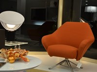 Poltrona relax imbottita Tecno serie P32 tessuto Design con braccioli