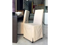 Offerta N.4 Sedie Twils modello Sally con gonna lunga , rivestimento in tessuto Must , struttura in legno,imbottita.