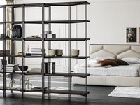 Libreria modulare con struttura in acciaio Hudson di Cattelan, con ripiani in legno