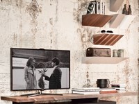 Mensola di design triangolare Pendola, disponibile in diverse finiture