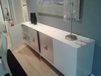 Credenza planning particolare anta foglia argento