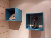 Credenza Metropolis con tavolo Cartesio e sedie Esedra