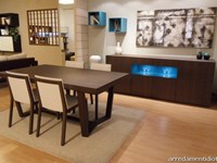 Credenza Metropolis con tavolo Cartesio e sedie Esedra