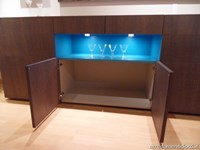 Credenza Metropolis con tavolo Cartesio e sedie Esedra