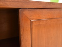 Credenza classica noce con 2 ante scorrevoli e 4 cassetti