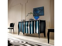 Credenza a 2 ante sagomata con laccatura a righe