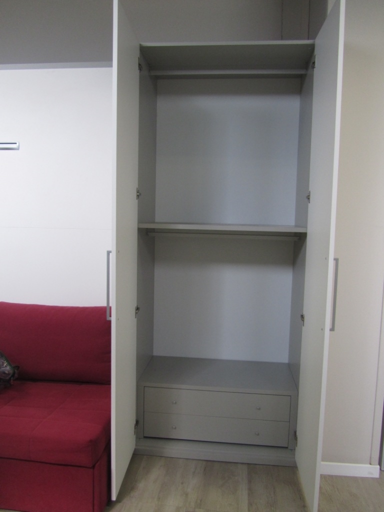 Letto a scomparsa nell armadio : letto a castello con tenda. letto ...