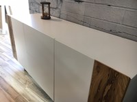 Madia moderna Napol 2.13 in laccato opaco Bianco e inserti in Rovere Briccola Venezia