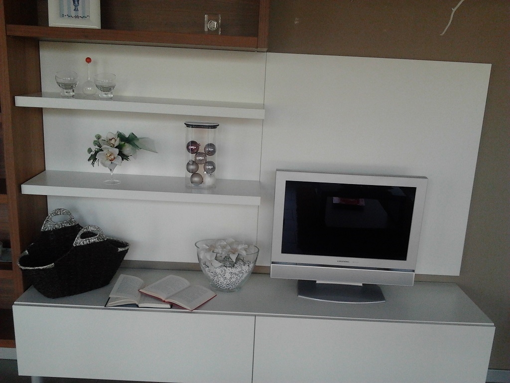 Soggiorno mdhouse all legno componibili design soggiorni a ... Mensola appesa orizzontale in legno gli tv