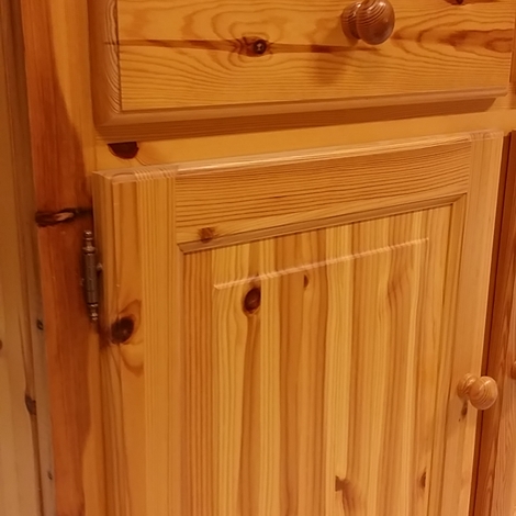 Outlet mobili in pino massello soggiorni a prezzi scontati Mobile dispensa cucina pino