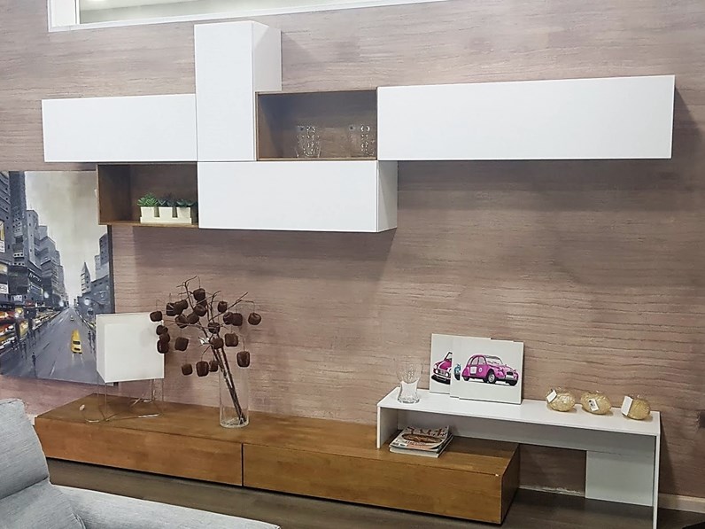 Parete attrezzata in stile moderno di fgf in legno offerta outlet Parete attrezzata offerta