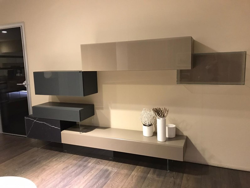 Parete attrezzata Lago in vetro 36e8 con xglass a prezzo Outlet